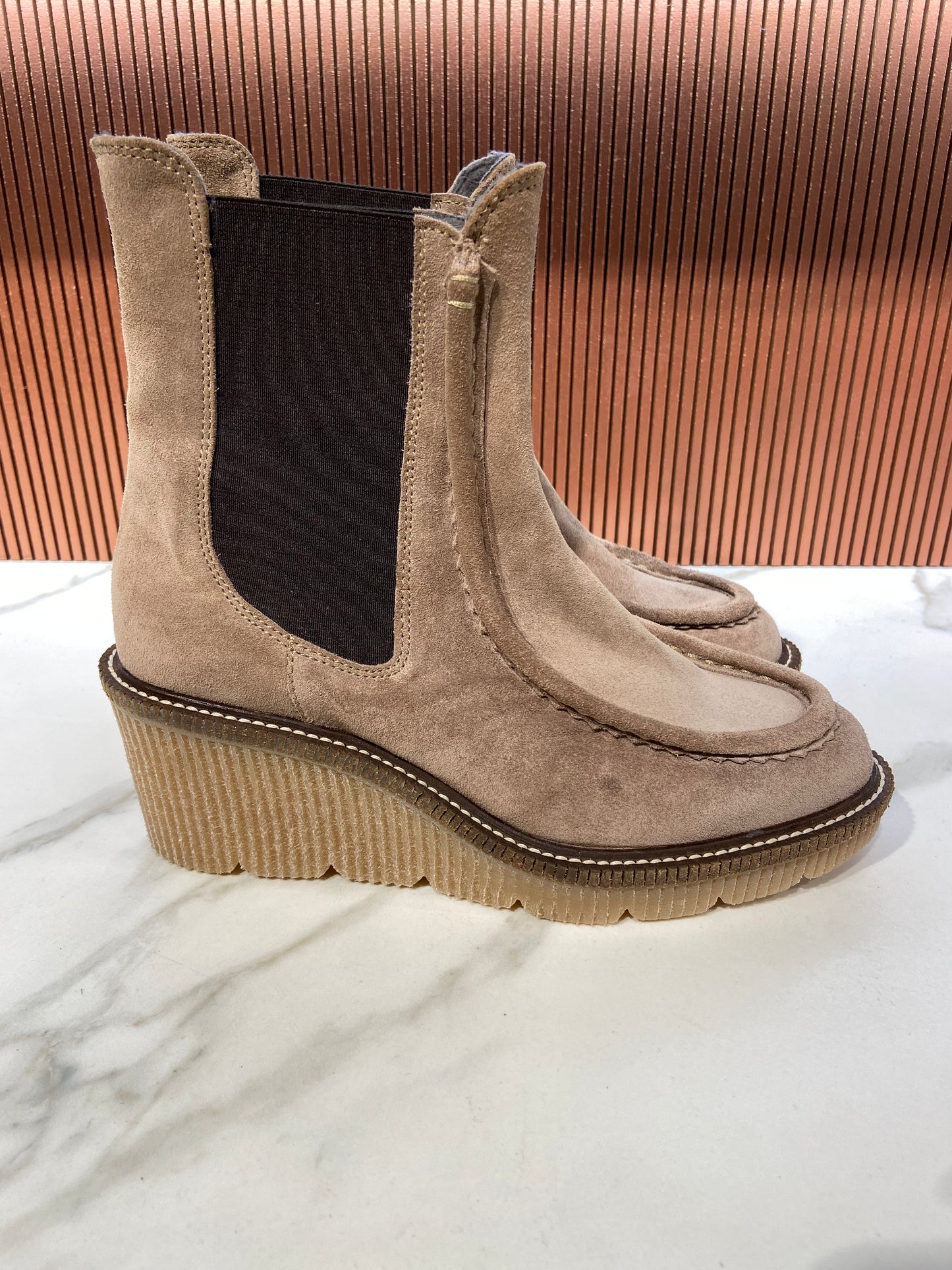 Bottines à talon compensé