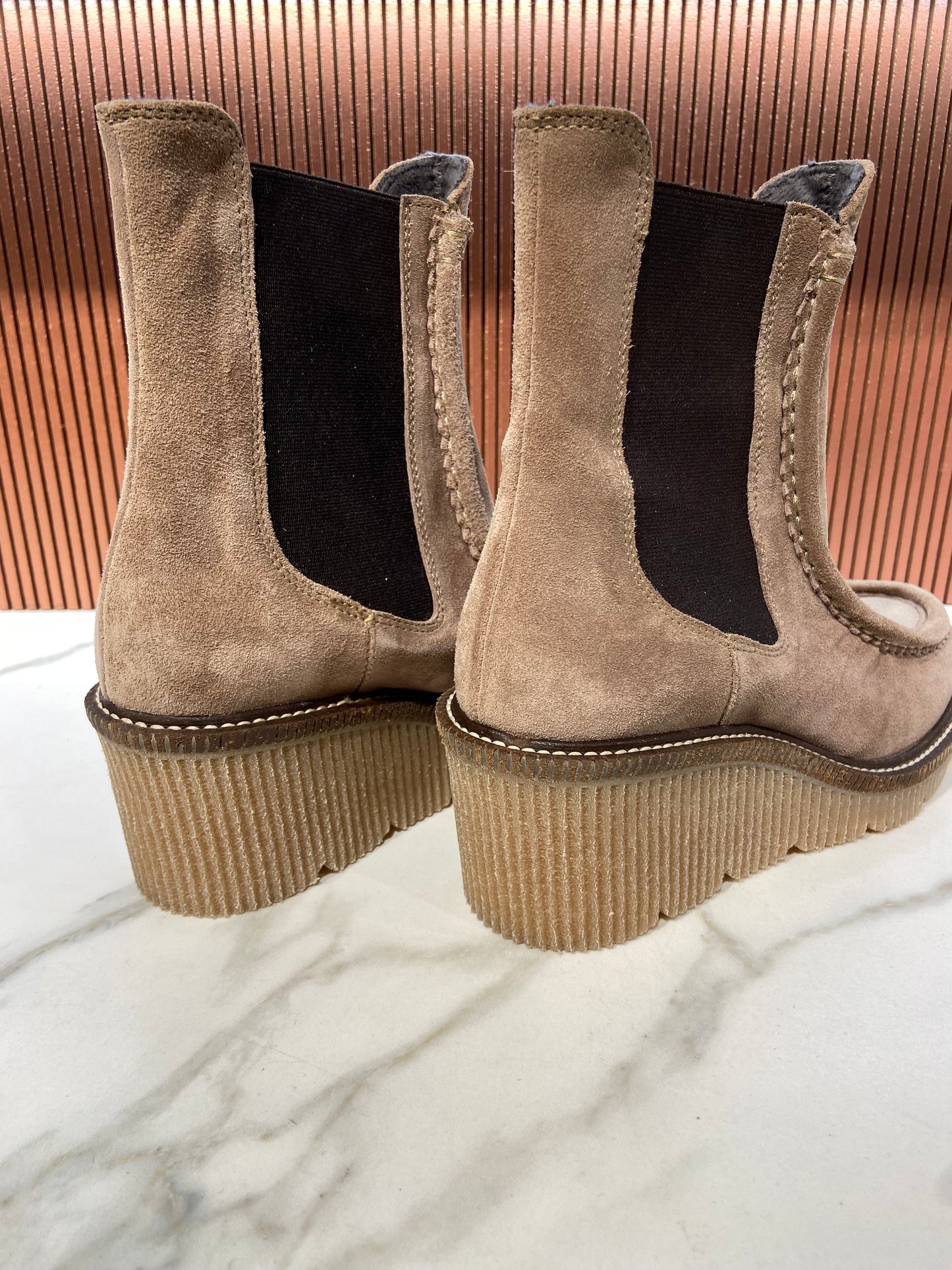 Bottines à talon compensé