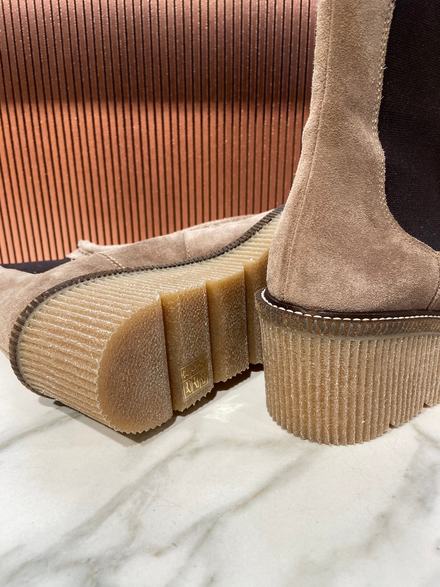 Bottines à talon compensé